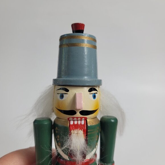 Vintage Santa's Workbench Nutcracker Toy Soldier Green & Red Uniform Gray Hat - Picture 9 of 12